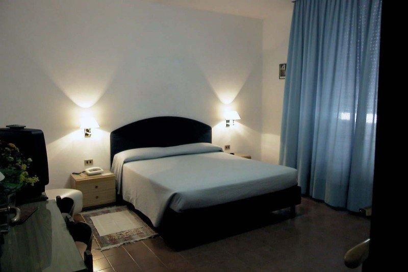 Hotel Regina Brindisi Exterior photo